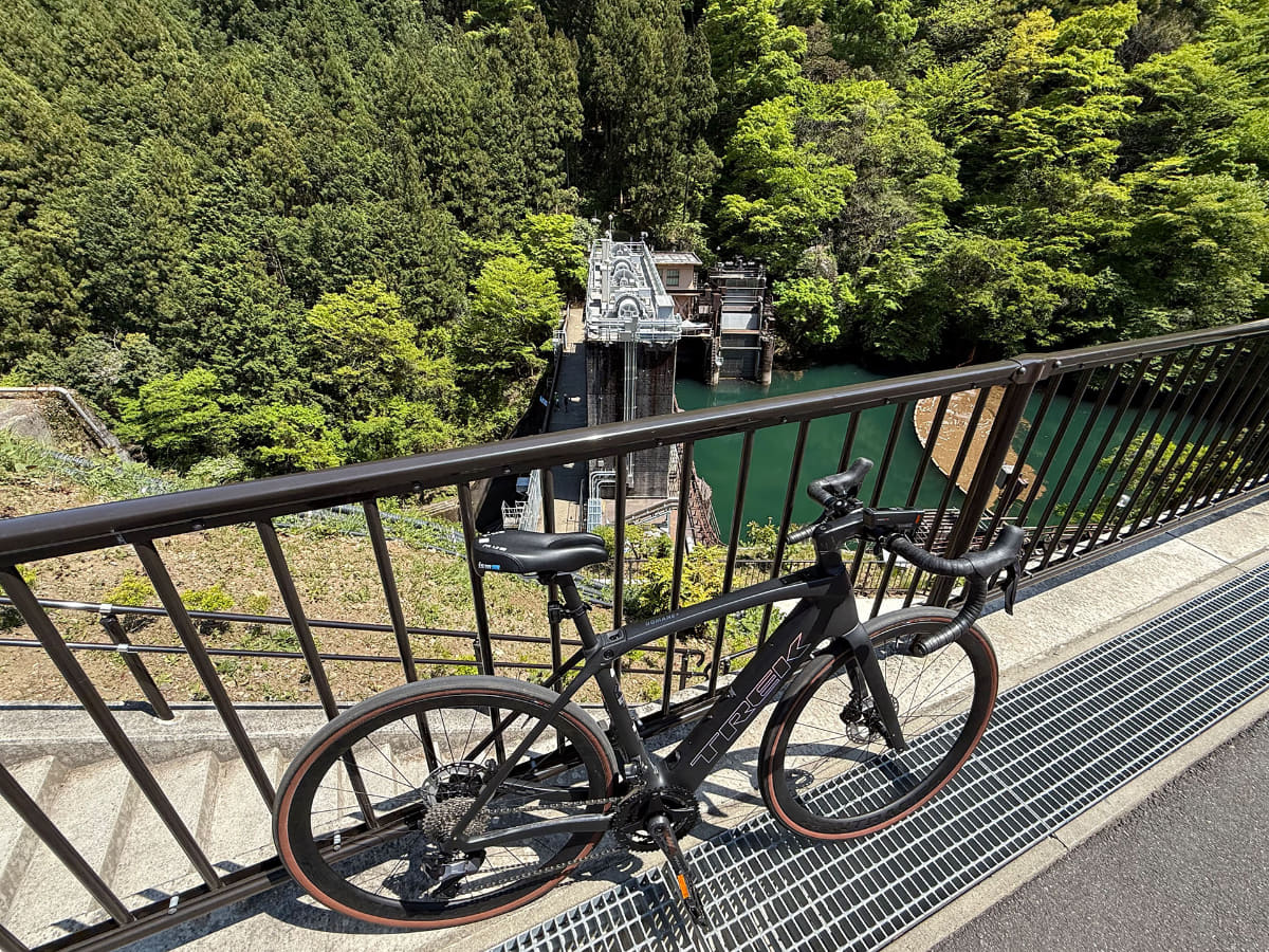 結構上ってきました。将門交差点近くですが、眺望が奥多摩らしくなってきました上りにおいて、人力ロードよりDomane+ SLR 7のほうが明らかにスピード低下が少なかったです