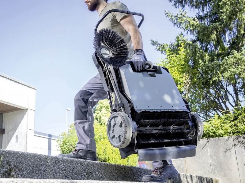 重さは12.7kgで、持ち運びやすい