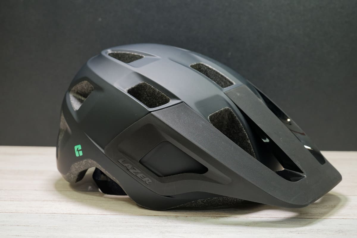 LAZERの自転車ヘルメットLUPO KC AF(ルポ キネティコア アジアンフィット)