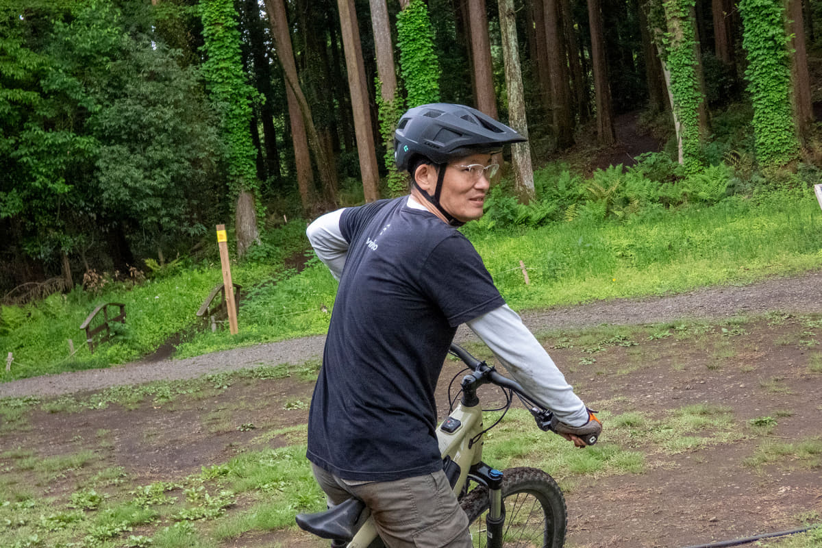 ヘトヘトで目つきが怪しい……。でも頭部に熱気がこもらず圧迫感も少ないおかげでずっと楽しく走っていられる