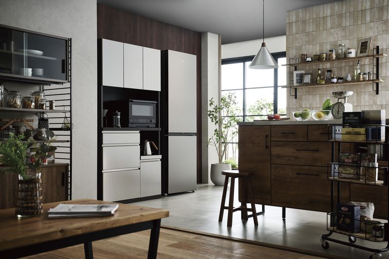 279Lモデルの冷凍冷蔵庫「JR-M28AR」「JR-M28AL」。右開き、左開きをそれぞれ用意する