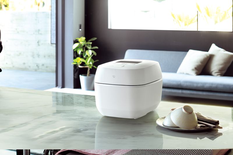 カラーは白もラインナップ