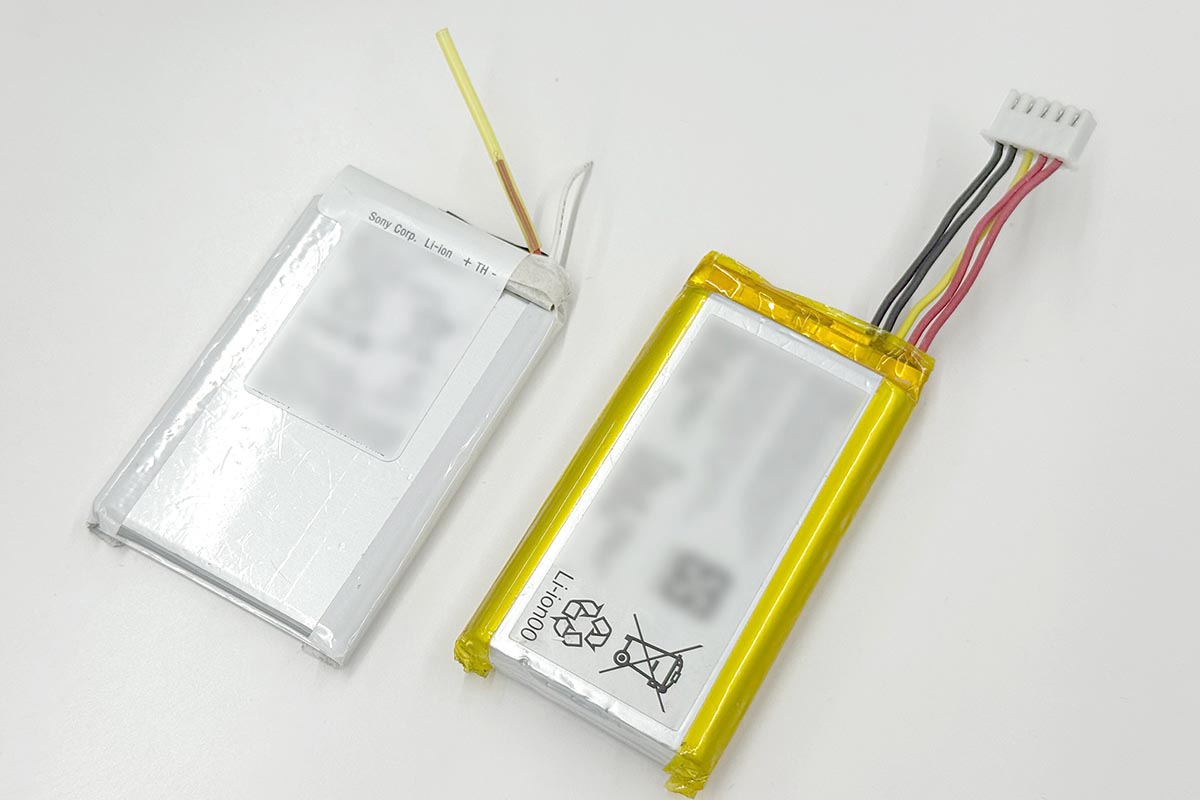 左がファイブ、右がプロのバッテリーパック。より長い駆動時間を実現するため大容量化しながら薄さをキープしています