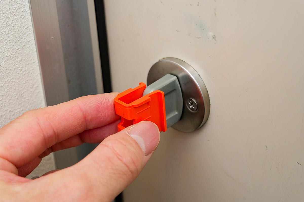 サムターンにあてがってみて確認