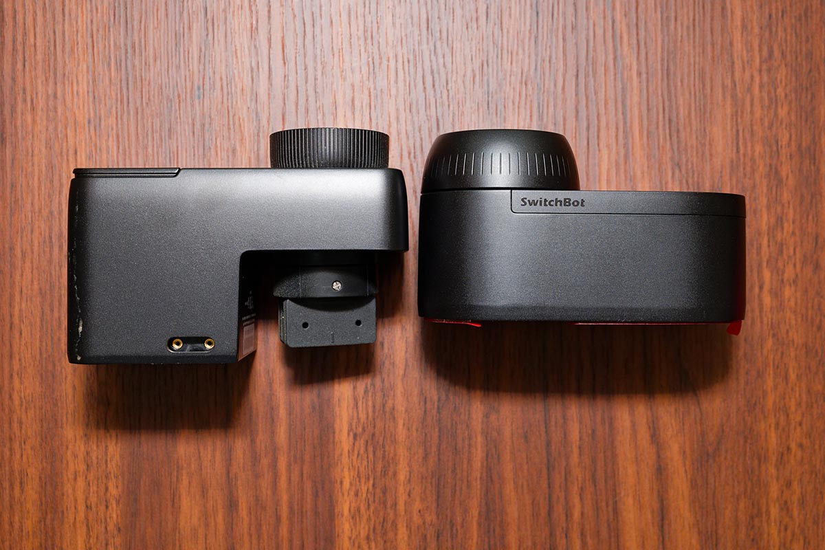 左はロックPro。ロックUltraはダイヤルが大きくなったものの、それ以外のボディは約半分の厚みに