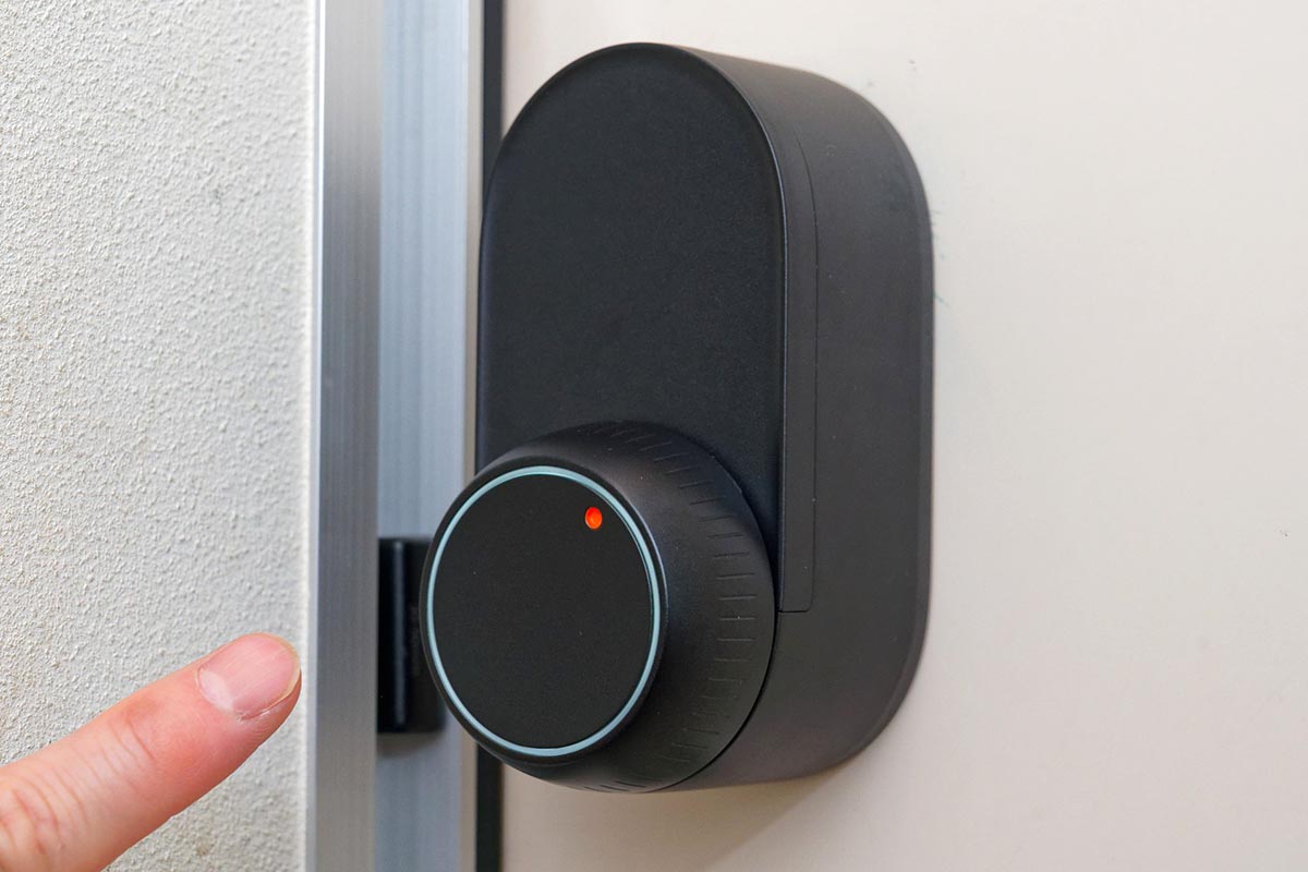 ダイヤルを押し込むことで解施錠でき……