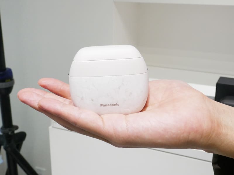 写真は「ラムダッシュ パームイン ES-PV6A」。2023年3月から2024年7月末までに製造された同機の付属USBケーブルも交換対象となっている