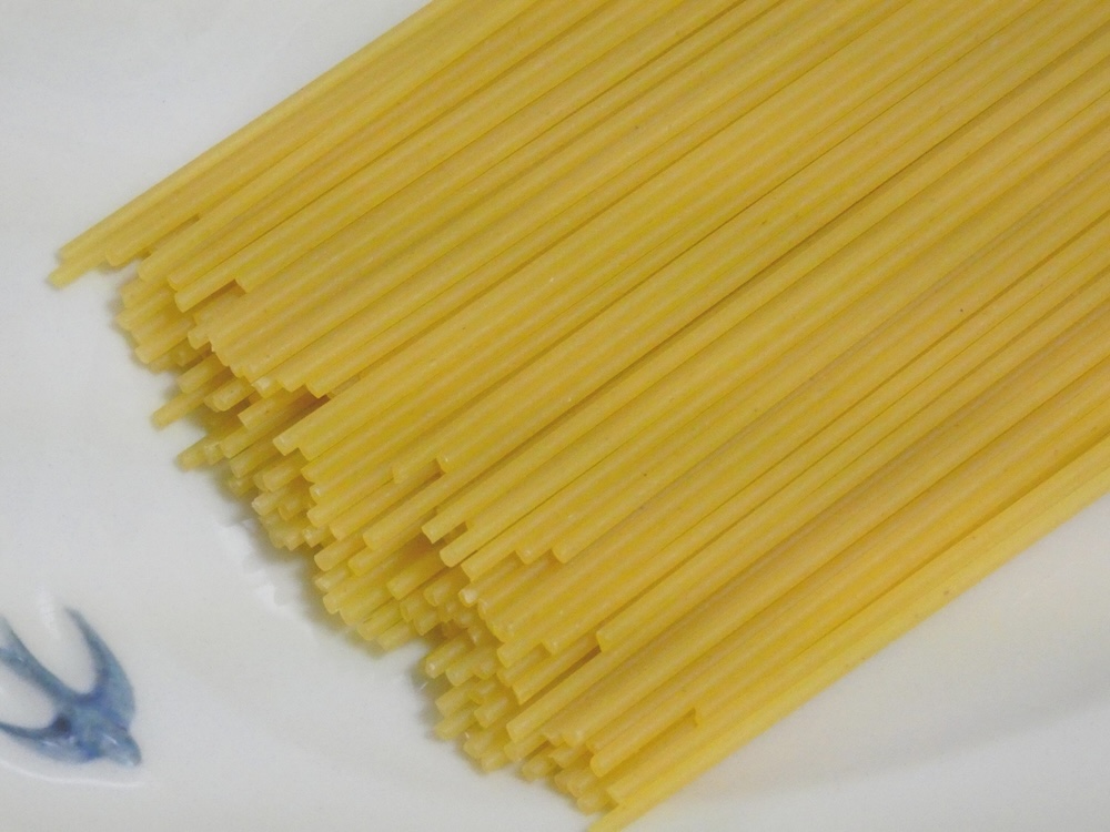 「国内製造スパゲティ」は内容量600gで価格は199円(税別)