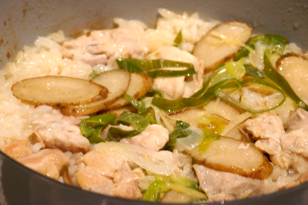 炊き込みごはんの調理も