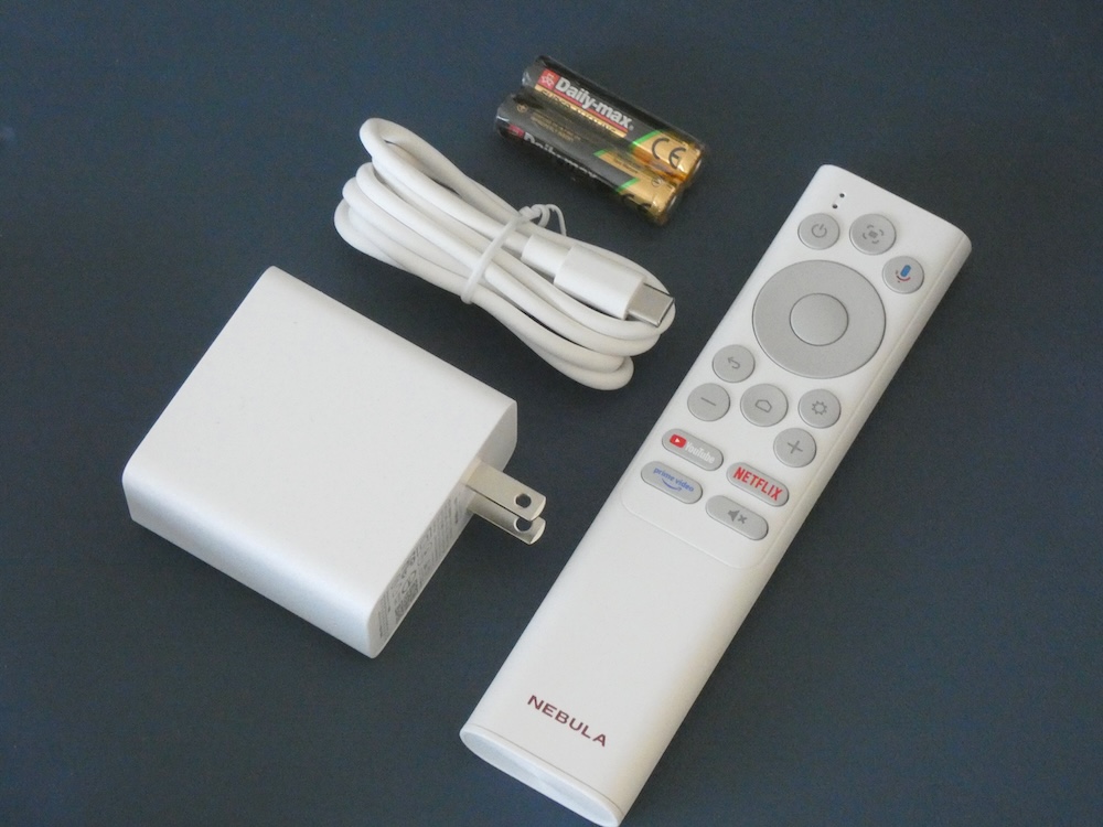 付属品(ACアダプタ・充電ケーブル・リモコン・単四形乾電池)
