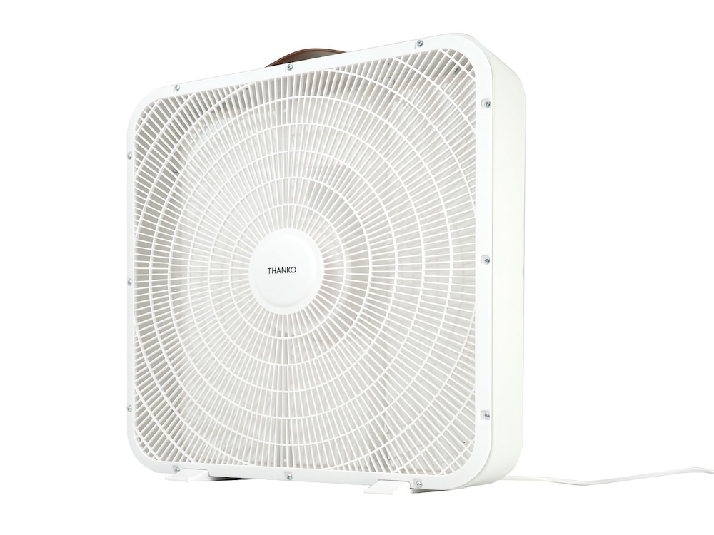 清潔感のあるホワイトに、レザー風の持ち手が映える