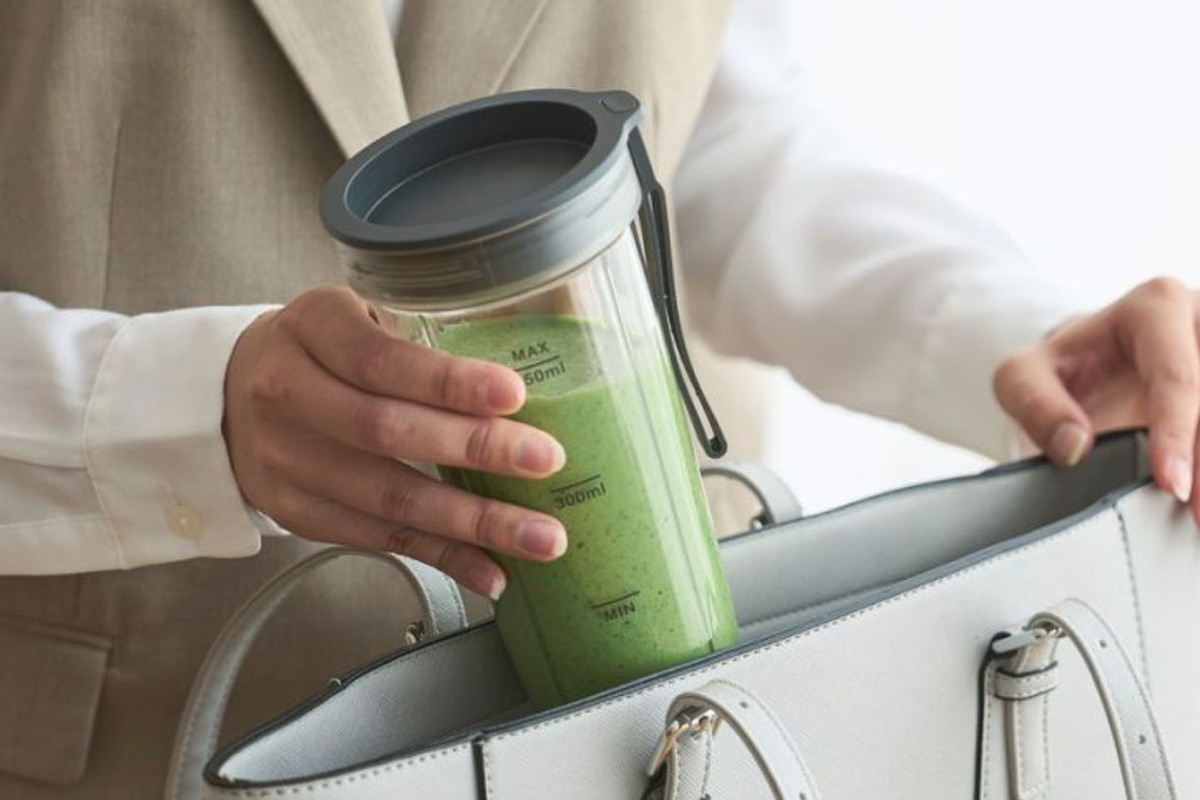 作ったスムージーをそのまま持ち歩ける