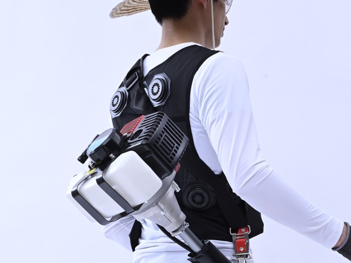 ファン付きウェアの中に着るペルチェベスト