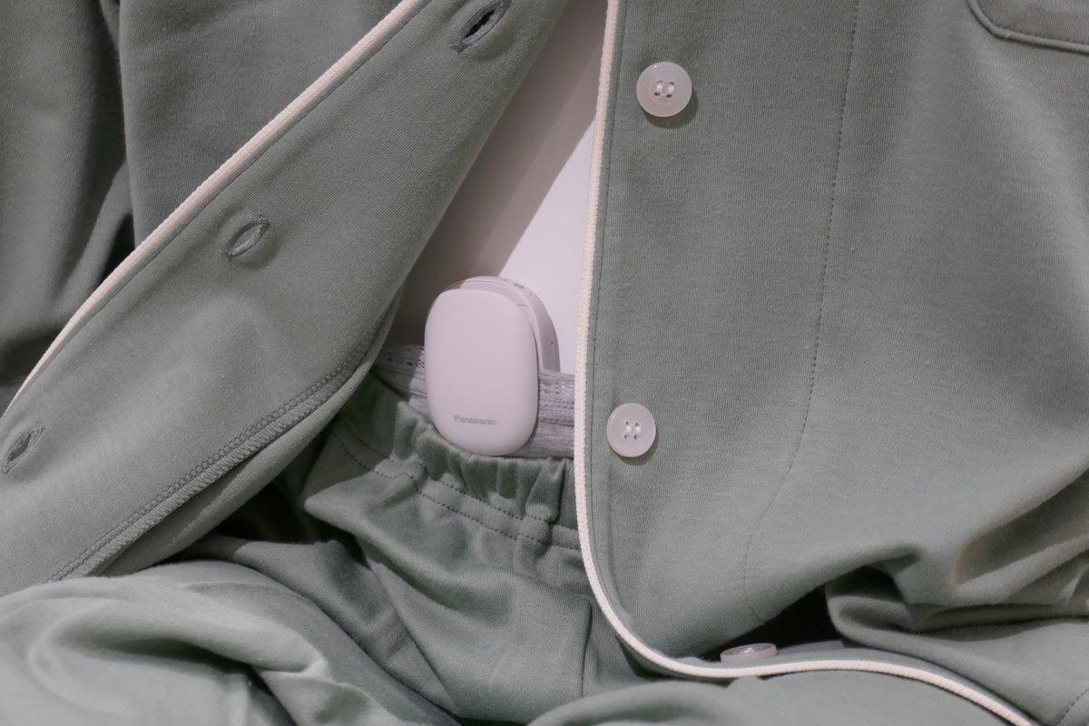 ショーツに取り付ける