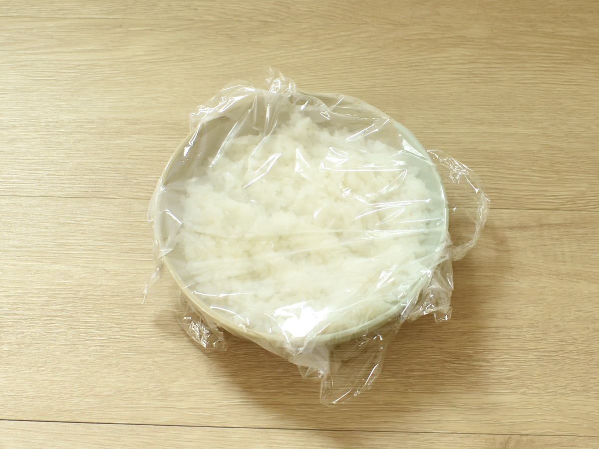ごはんを平らに広げると冷めやすいです