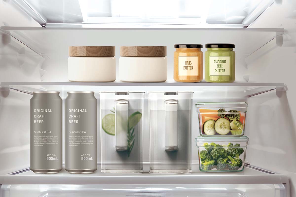 標準的な家庭用冷蔵庫の棚にきれいに収まる