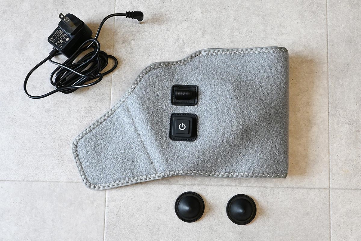 「ゴリラの握手」一式。写真下の2つの山型パーツが「握手パーツ」