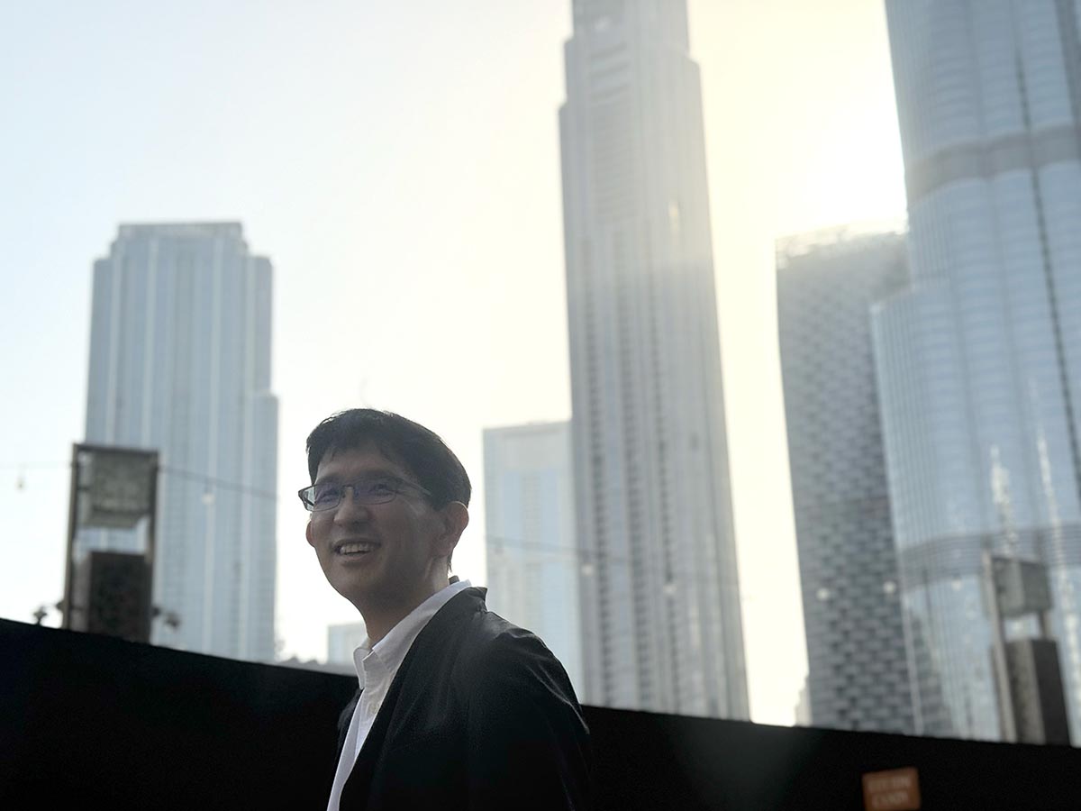 夏の日本のビジネスウェアを意識しながら検証を行ないました