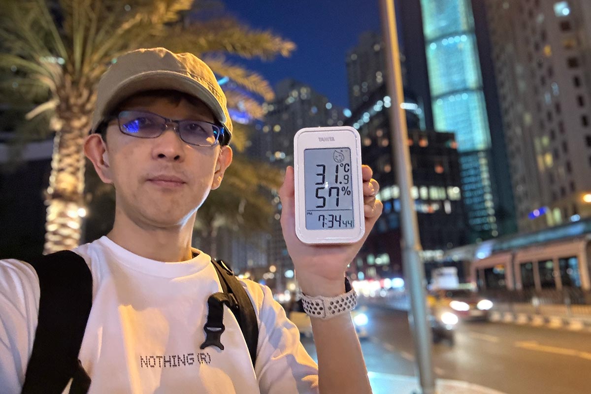 この日も夜になっても気温、湿度ともになかなか下がりませんでした