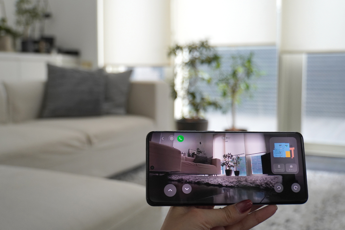 ロボロック高機能モデルおなじみのカメラ機能ももちろん健在。ペットがいる家庭なら、留守中に掃除機を動かして外出先からペットの様子をチェックするといった楽しみ方もできます