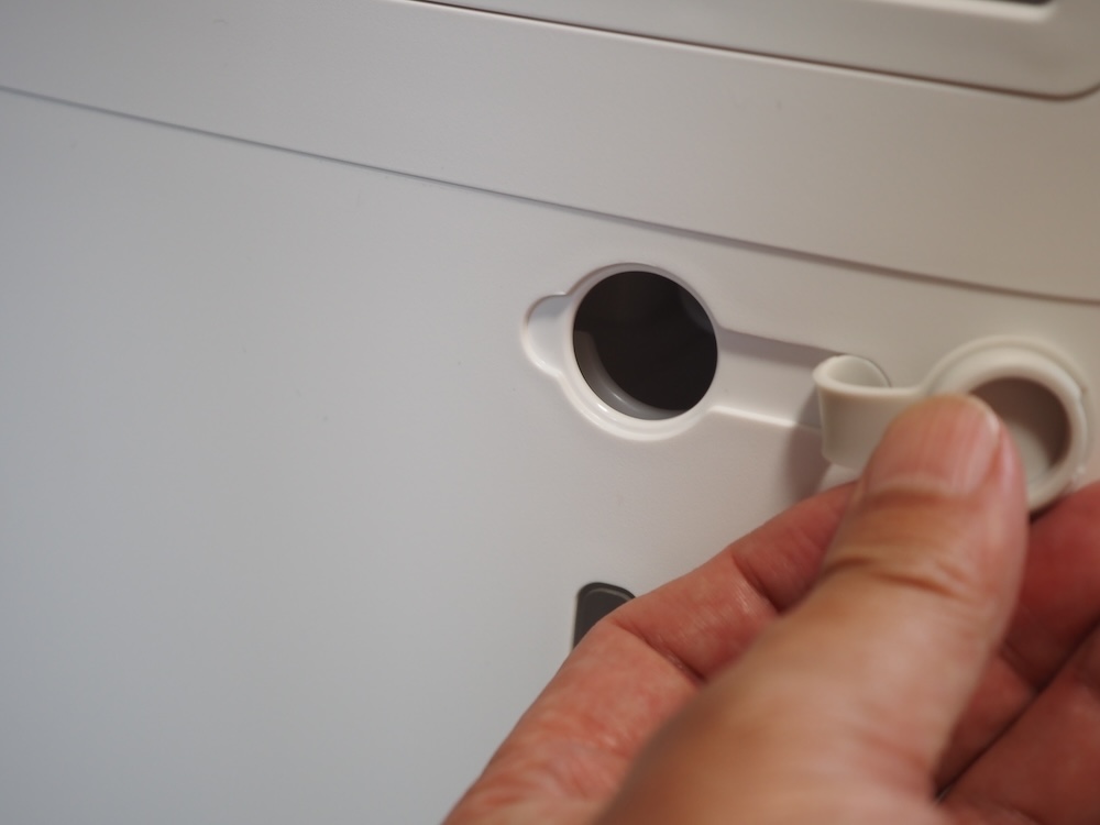 別売の排水ホースを取り付ければ連続排水も可能