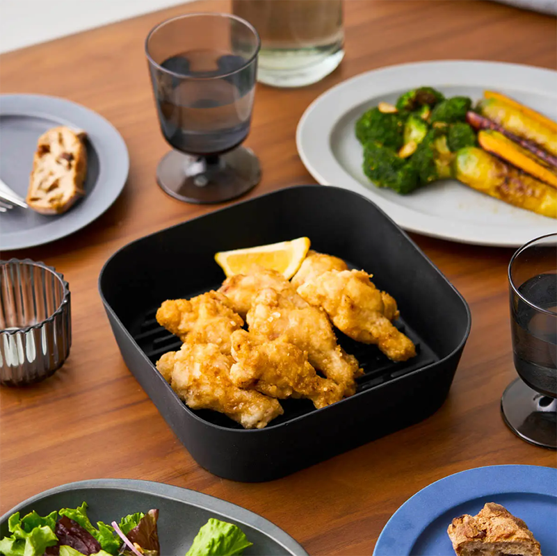 そのまま食卓に出せるシンプルでスタイリッシュなデザイン