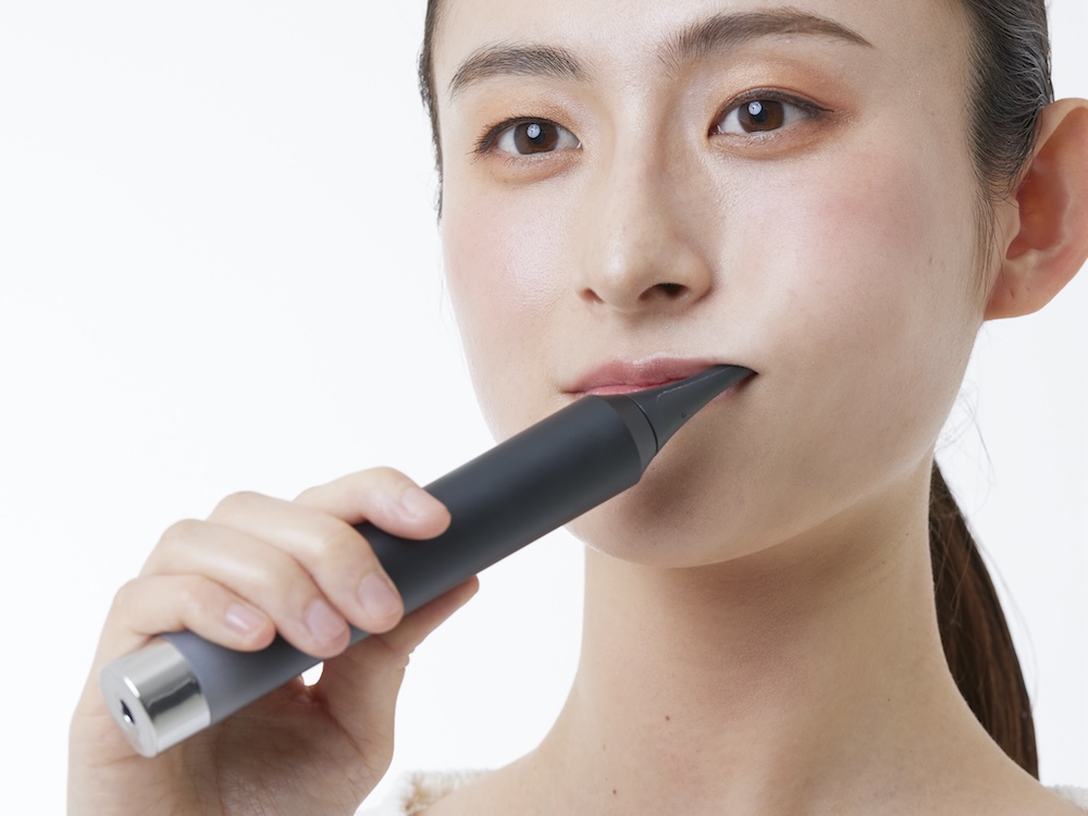 歯磨きしながら表情筋を鍛えられる