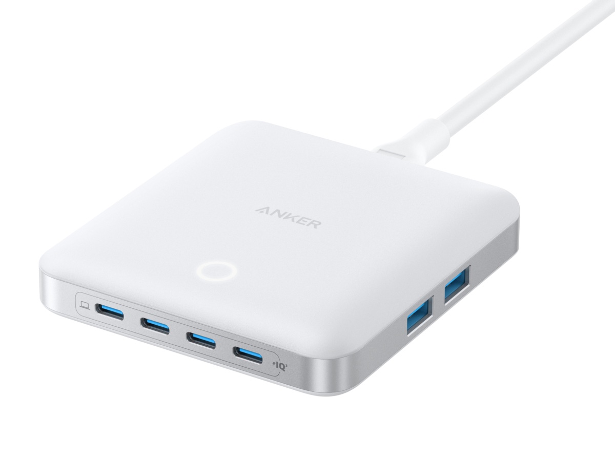 カラーはブラックとホワイトの2色展開