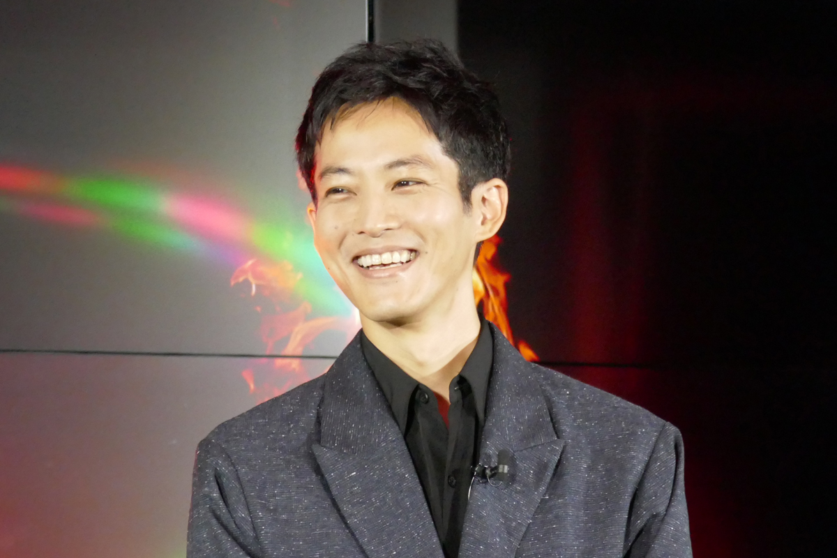 大きな土鍋に入って思わず笑ってしまう