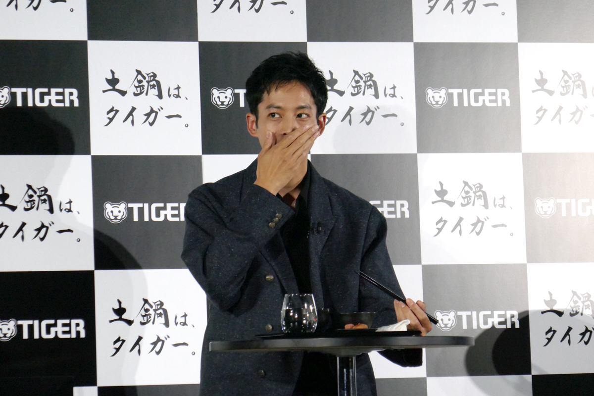 おいしさに唸っていた