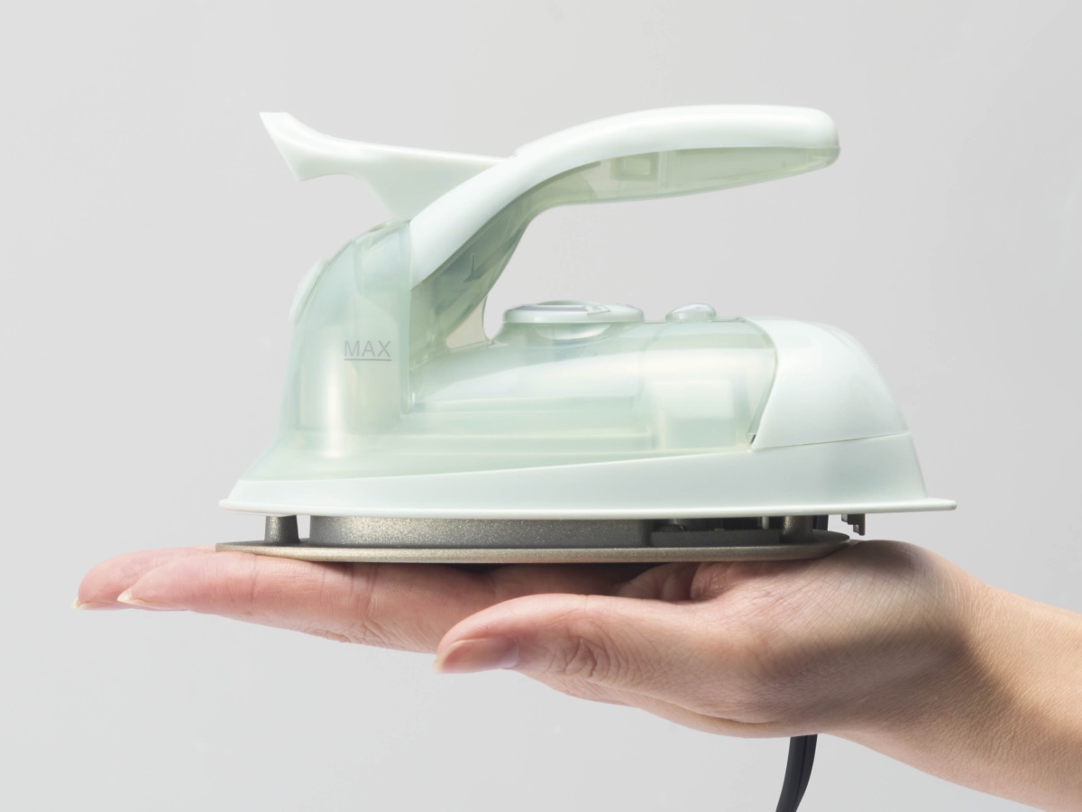 手のひらにのるコンパクトサイズ