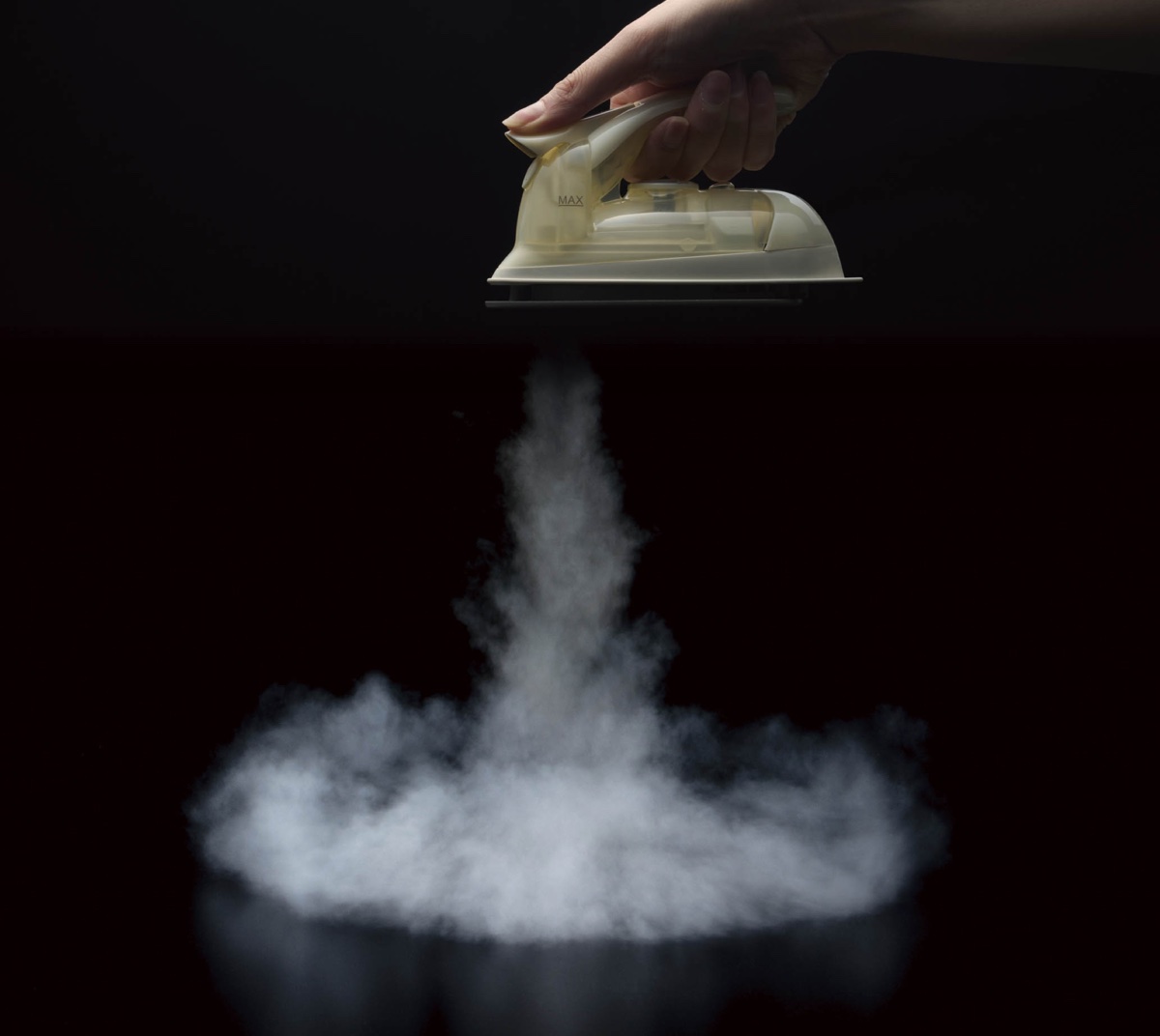 パワフルなスチームでシワを伸ばす