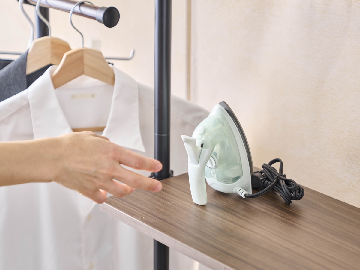 立てて置けるため、作業中断時や収納時に役立つ