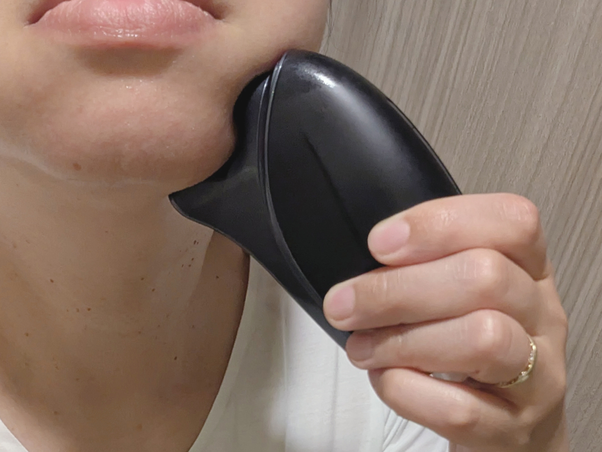 顎下の気になる部分にぐっと入り込む