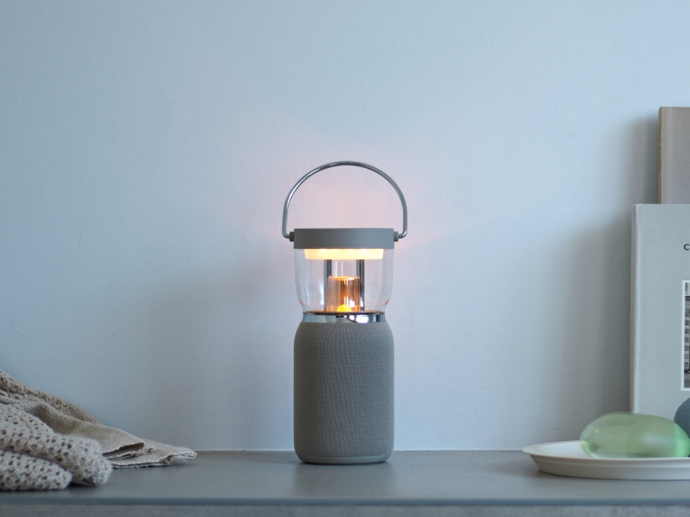 360度に音が広がるBluetoothスピーカーを搭載したLEDランタン