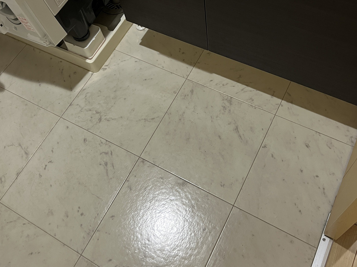 ピカピカの床が目に入るたびにうれしくなっています