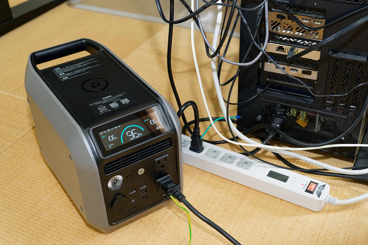 デスクトップパソコンにつないだままにしておけば、停電時も安心
