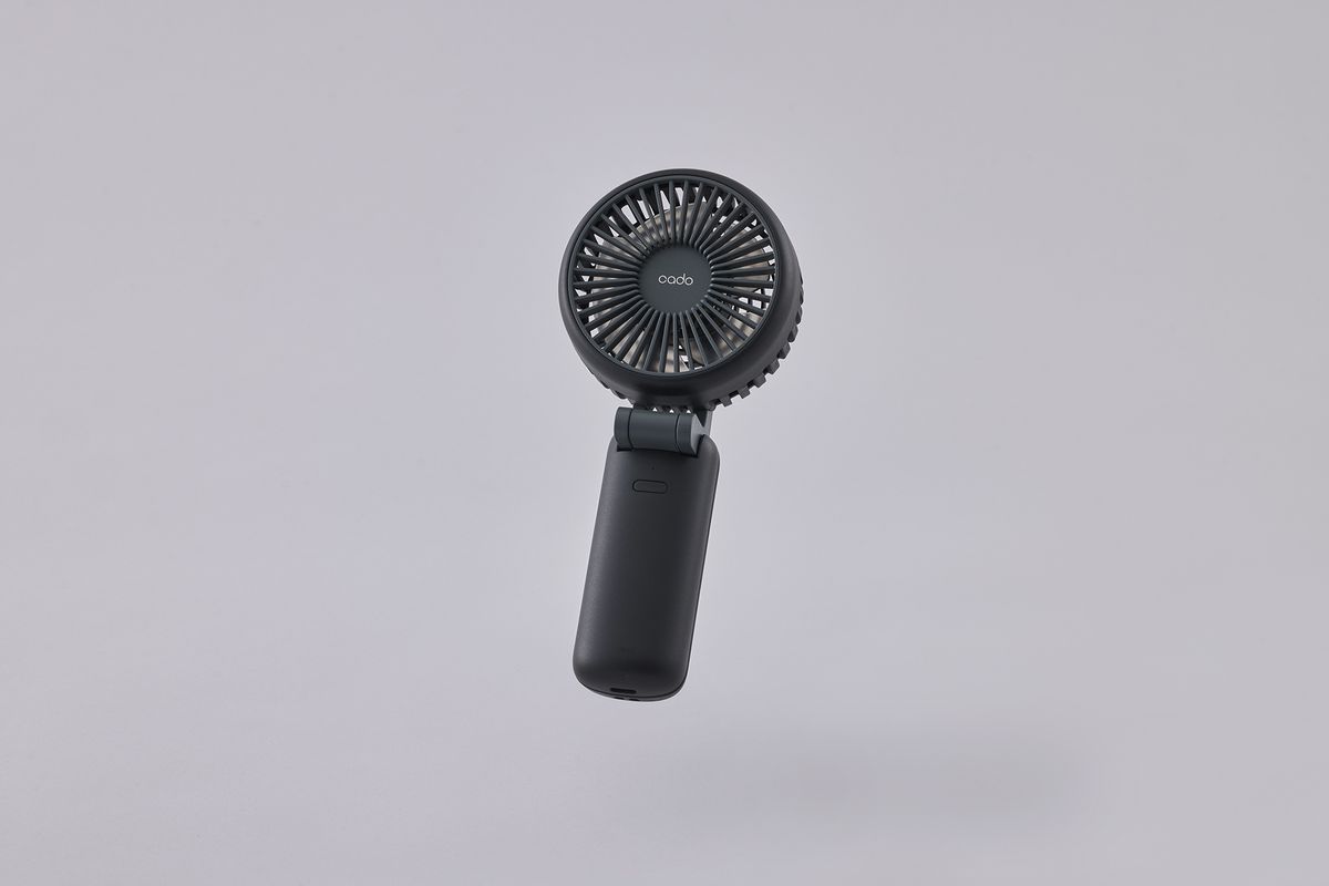 WEBストア限定のブラックカラー