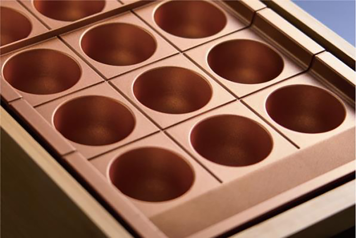 チタン配合のプレートで美しさと手入れのしやすさを両立