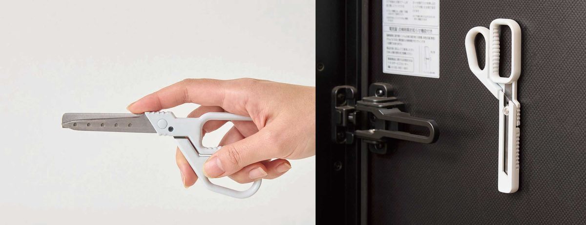 マグネットで扉などに固定できる