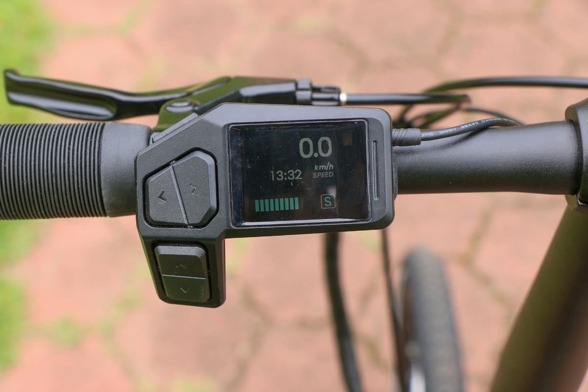 新しくなった操作スイッチ一体型のディスプレイ。スマート(S)モードを選ぶとAIのラーニングがスタートする