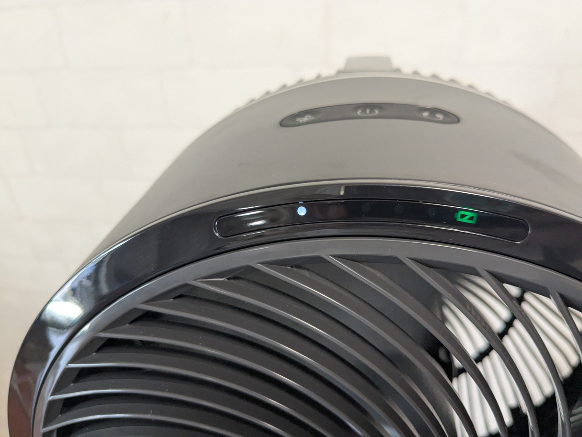 本体上部のディスプレイにタイマー設定が表示されます。写真は1時間設定した場合の表示