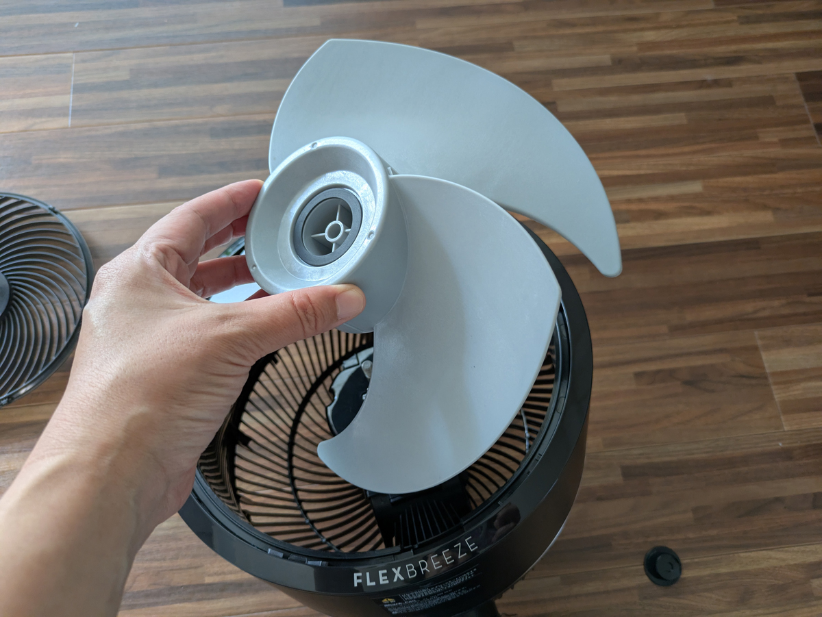 羽根が取り外せてお手入れもしやすい