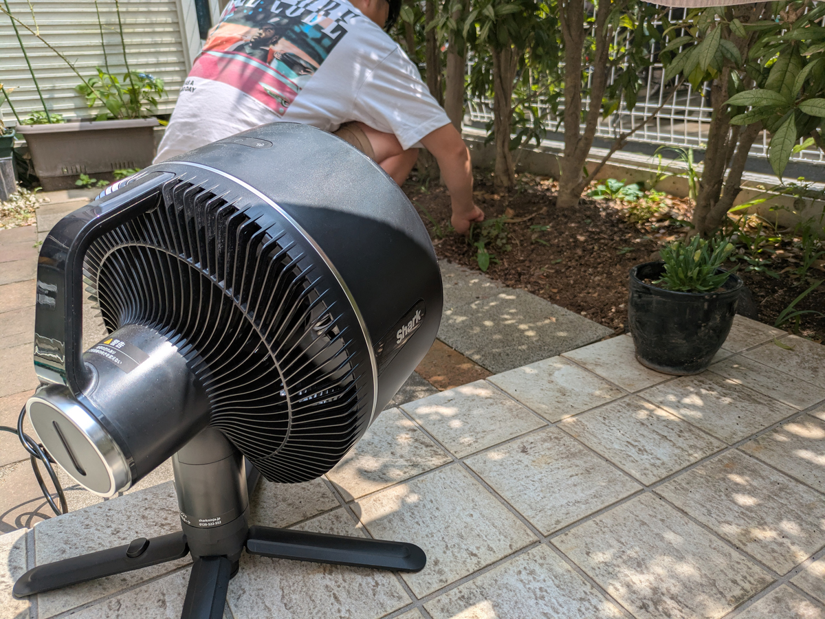 庭で作業するときのお供としてピッタリ