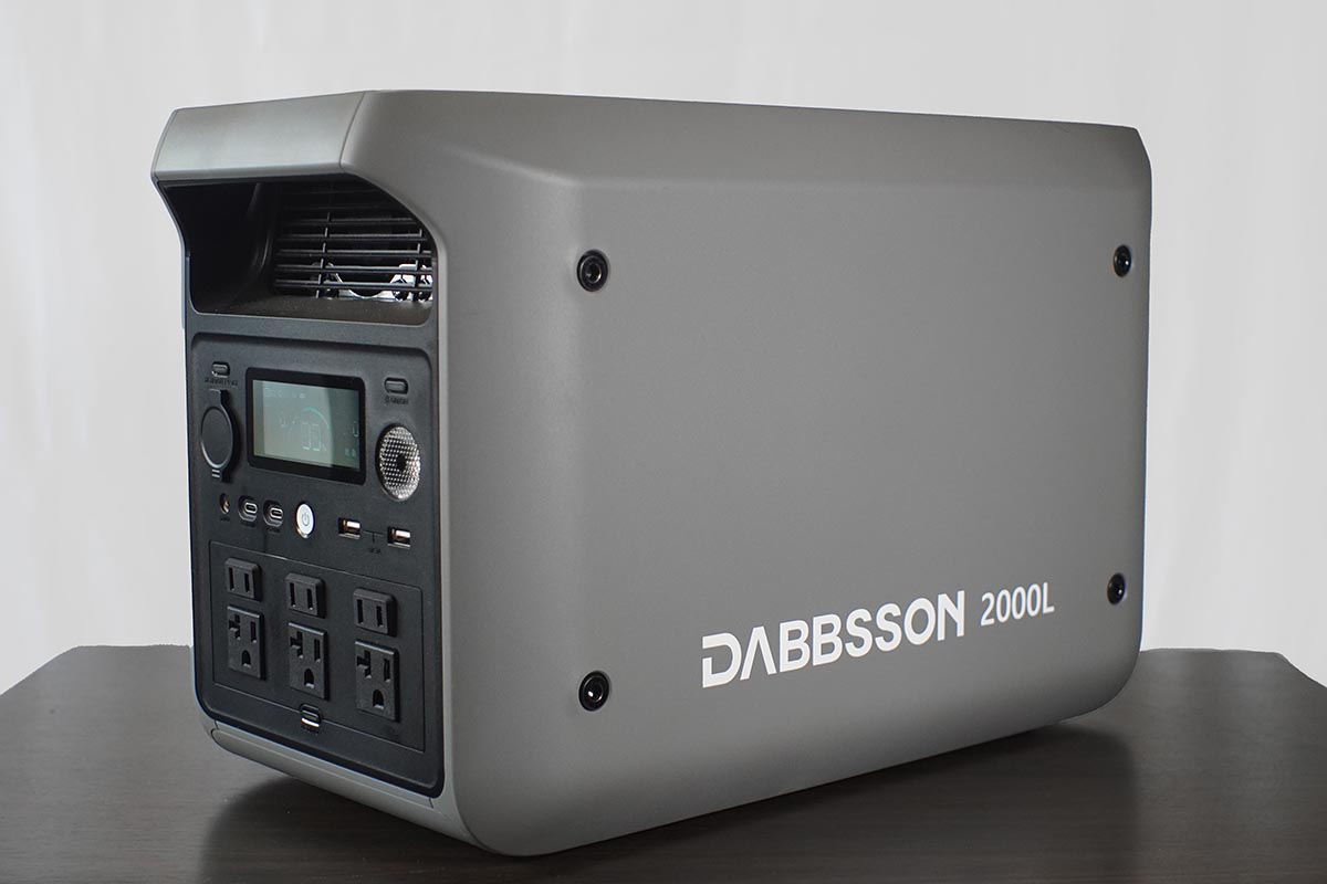 サイズと重量のバランスが取れた半固体電池のポータブル電源「Dabbsson 2000L」を使ってみた