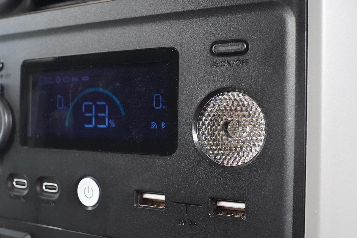 正面にLEDライト