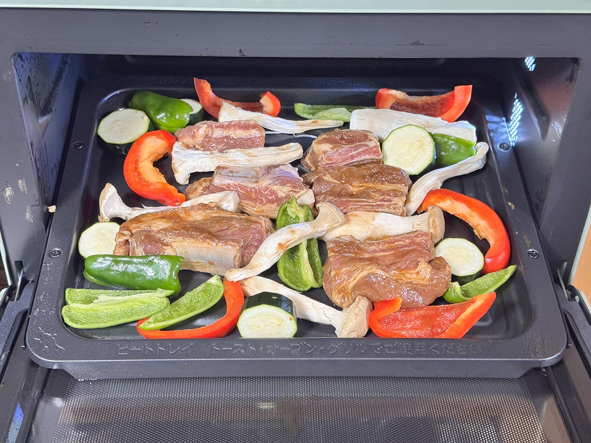 豚のスペアリブにタレに漬けて数時間寝かせて焼くだけでいい