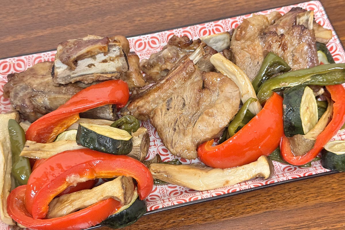 豚のスペアリブにタレに漬けて数時間寝かせて焼くだけでいい