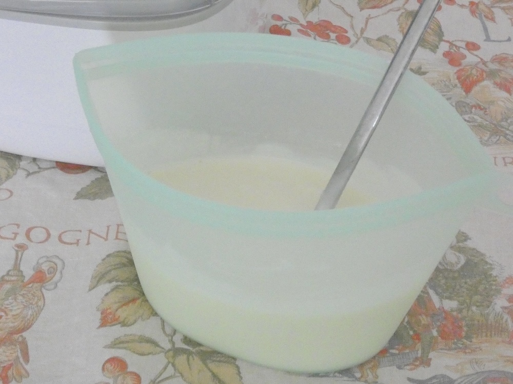 100均のシリコンケースを使うと便利