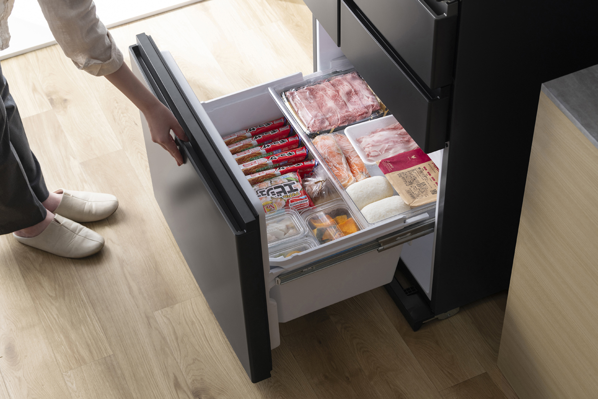 下段冷凍室は3段ケース式